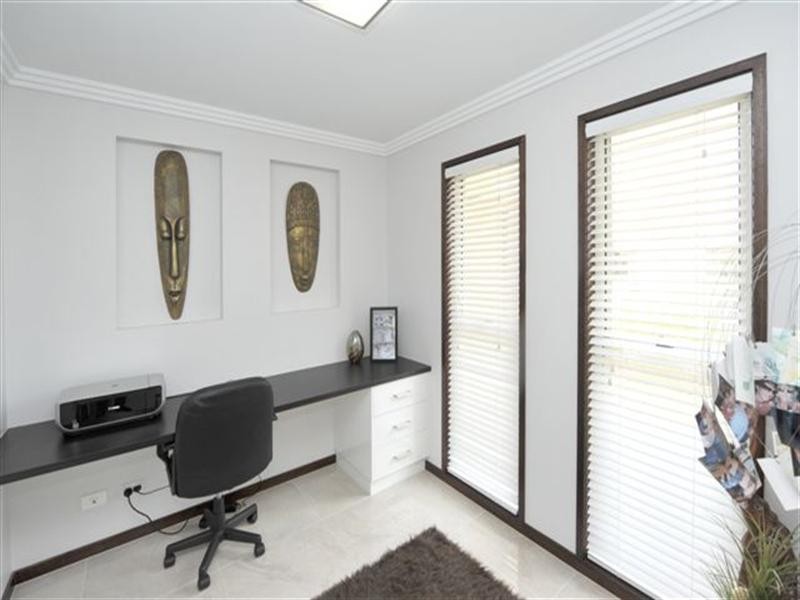 25 Sommariva Street, Westbrook QLD 4350