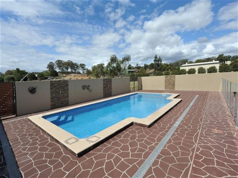 6 Glenmorgan Court, Glenvale QLD 4350