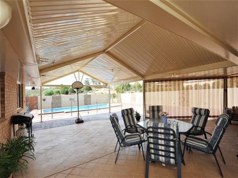 6 Glenmorgan Court, Glenvale QLD 4350