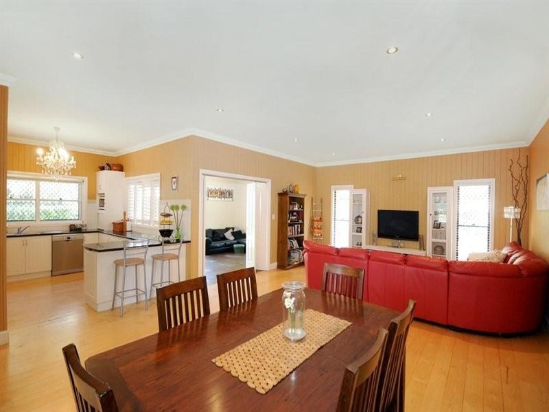 76a Mackenzie Street, Mount Lofty QLD 4350