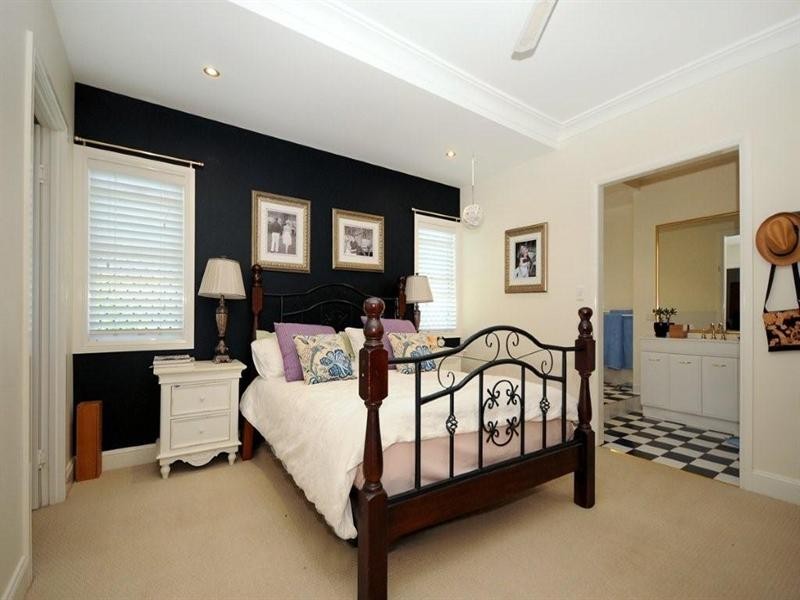 76a Mackenzie Street, Mount Lofty QLD 4350