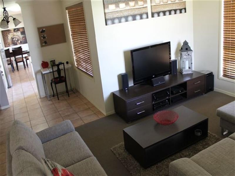 345 Ramsay Street, Middle Ridge QLD 4350
