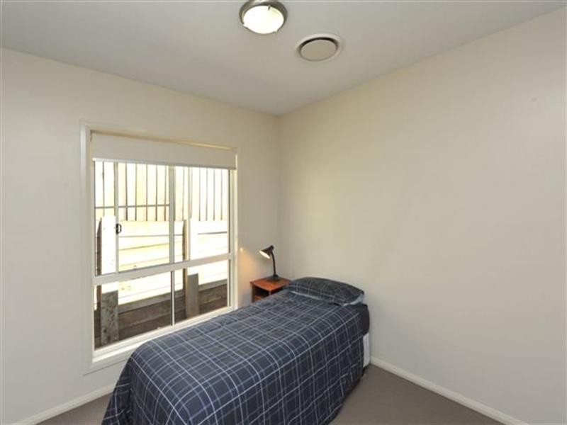 Unit 4, 223 Mackenzie Street, Centenary Heights QLD 4350