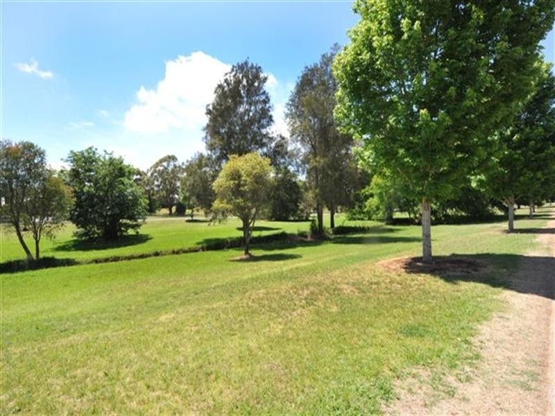 Unit 4, 223 Mackenzie Street, Centenary Heights QLD 4350