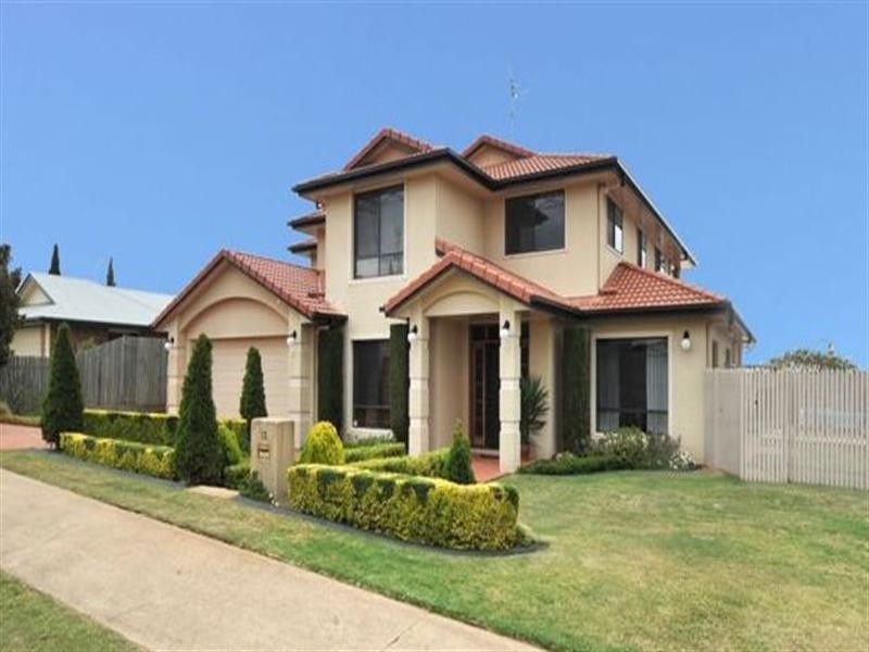 13 Banksdale Drive, Middle Ridge QLD 4350