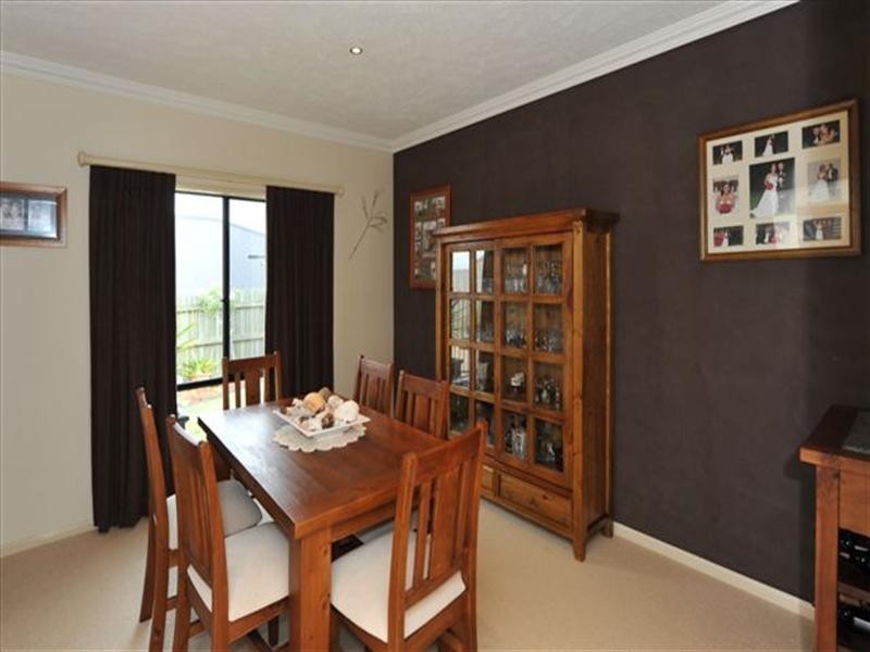 13 Banksdale Drive, Middle Ridge QLD 4350