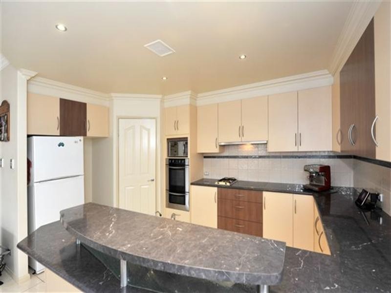 13 Banksdale Drive, Middle Ridge QLD 4350