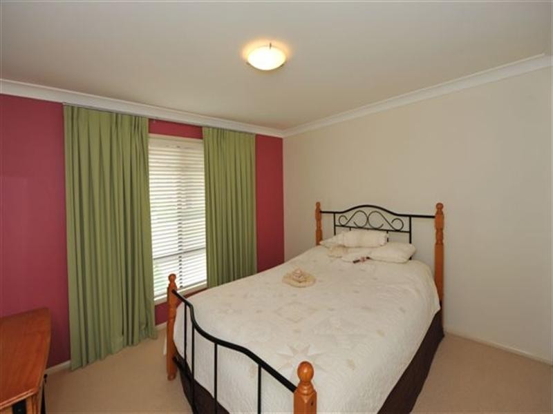 13 Banksdale Drive, Middle Ridge QLD 4350