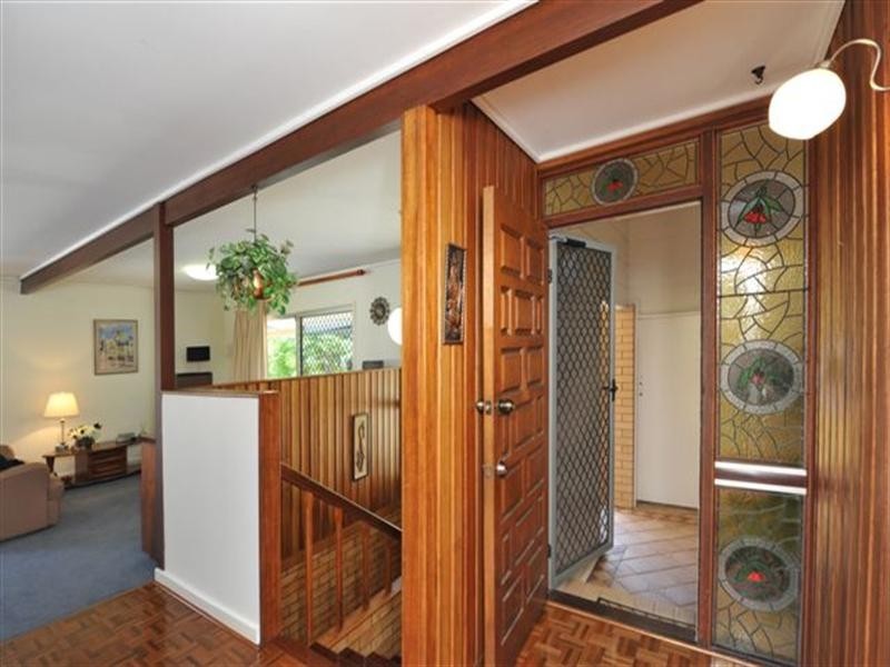 5 Jellicoe Street, Mount Lofty QLD 4350