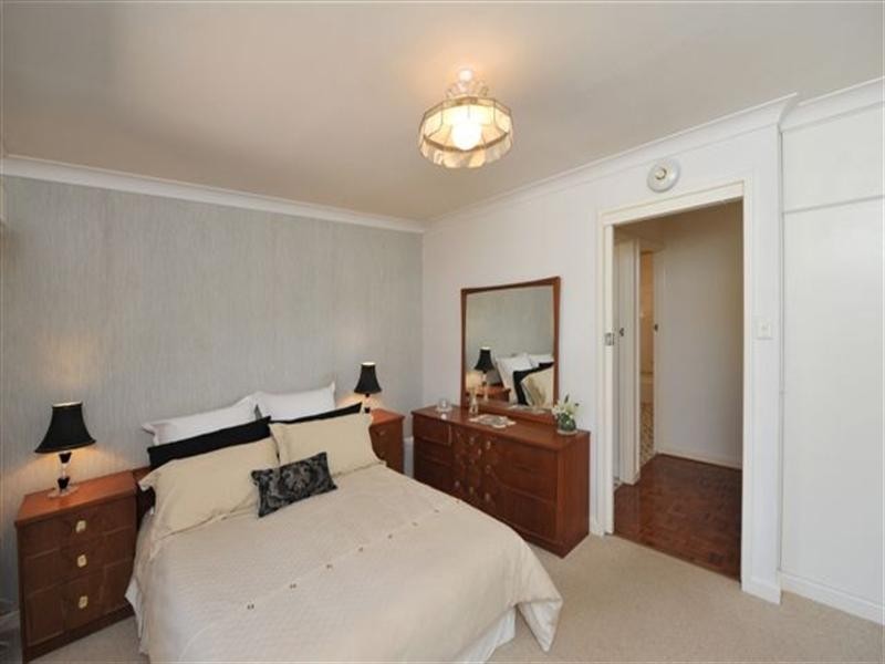 5 Jellicoe Street, Mount Lofty QLD 4350