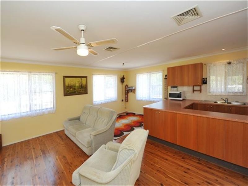 18 Graman Street, Kingsthorpe QLD 4400