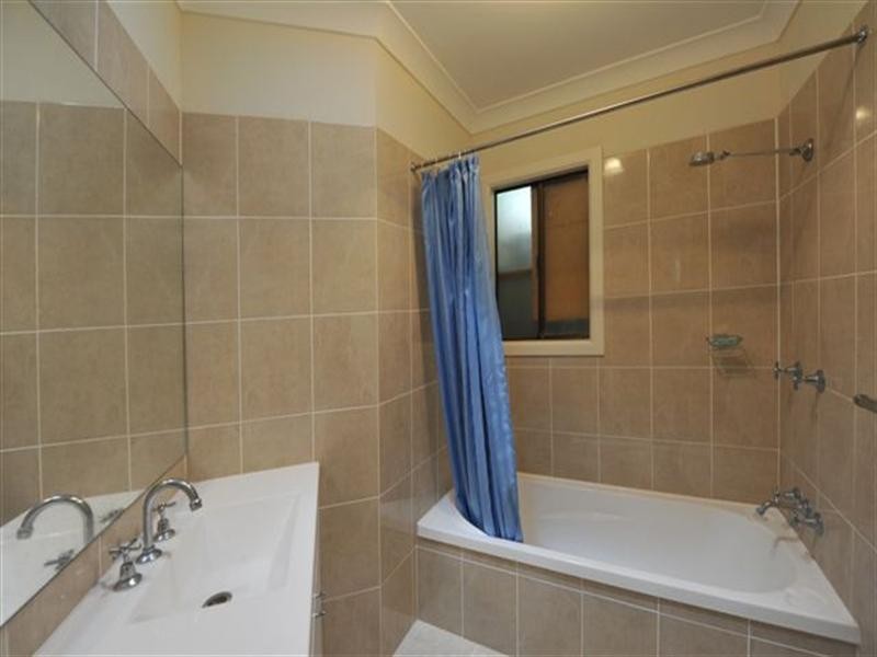 18 Graman Street, Kingsthorpe QLD 4400