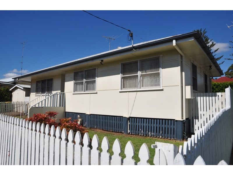 8 Frederick Street, East Toowoomba QLD 4350