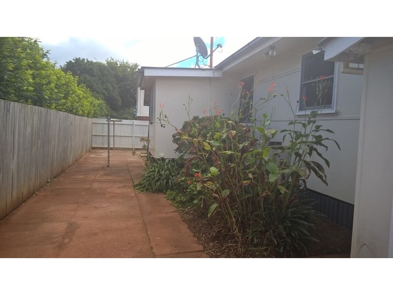 8 Frederick Street, East Toowoomba QLD 4350