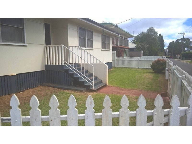 8 Frederick Street, East Toowoomba QLD 4350