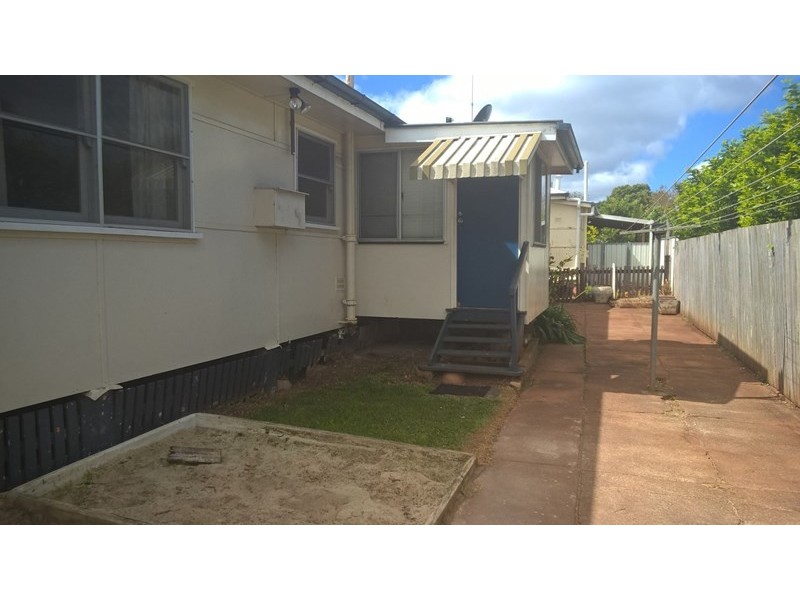 8 Frederick Street, East Toowoomba QLD 4350