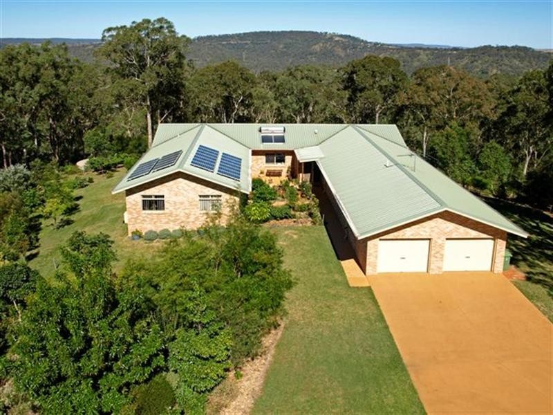 26 Dippel Street, Middle Ridge QLD 4350