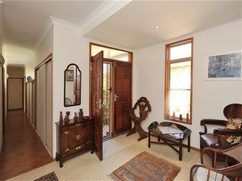 26 Dippel Street, Middle Ridge QLD 4350