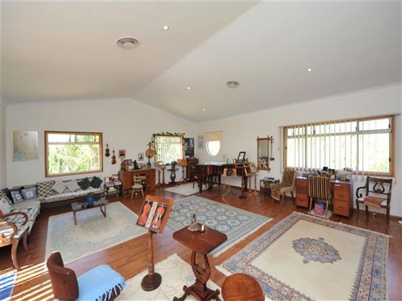 26 Dippel Street, Middle Ridge QLD 4350