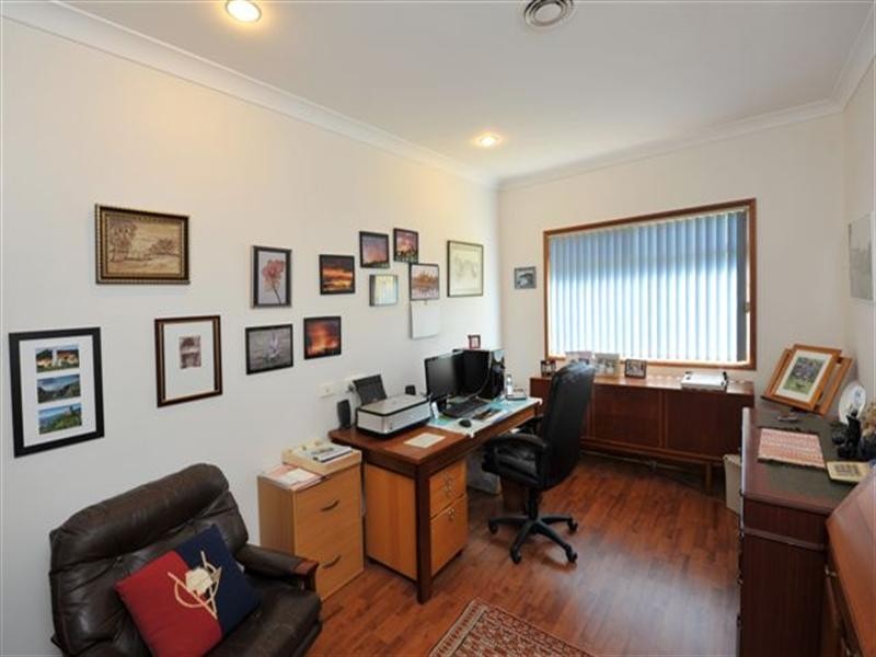 26 Dippel Street, Middle Ridge QLD 4350