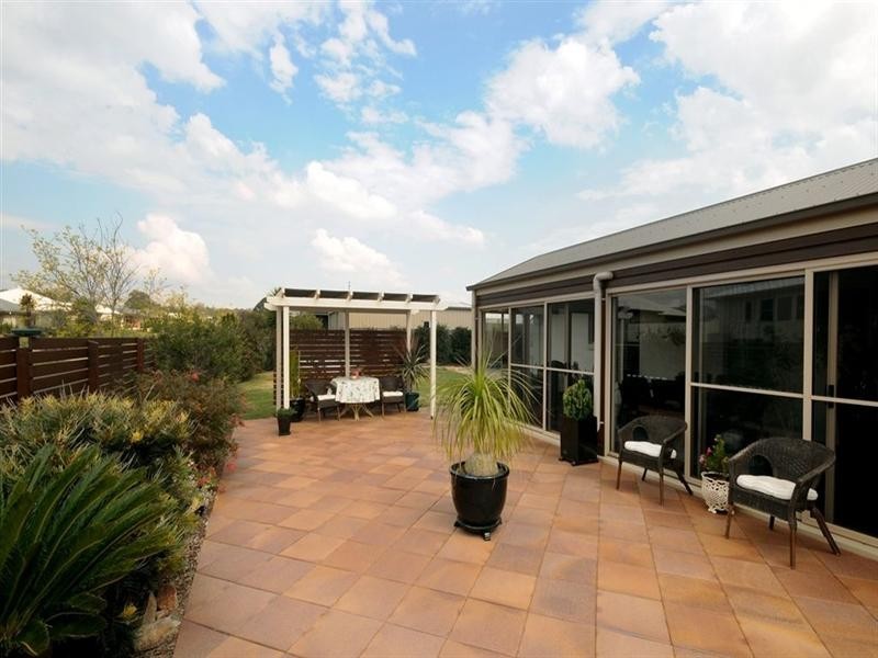 21 Currawong Drive, Highfields QLD 4352