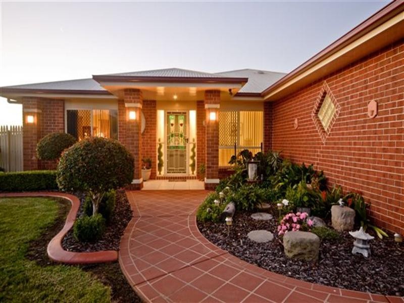 15 Cole Drive, Highfields QLD 4352