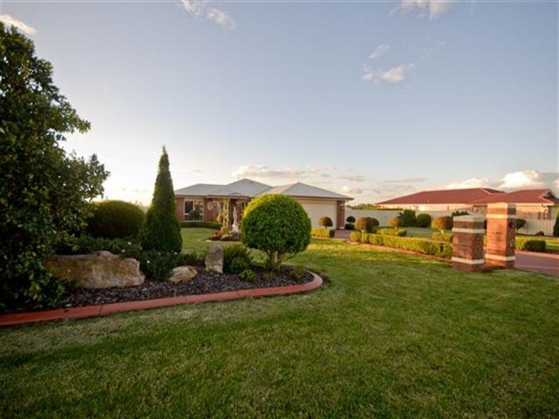 15 Cole Drive, Highfields QLD 4352