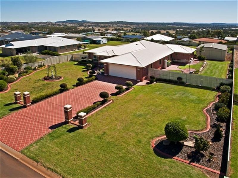 15 Cole Drive, Highfields QLD 4352