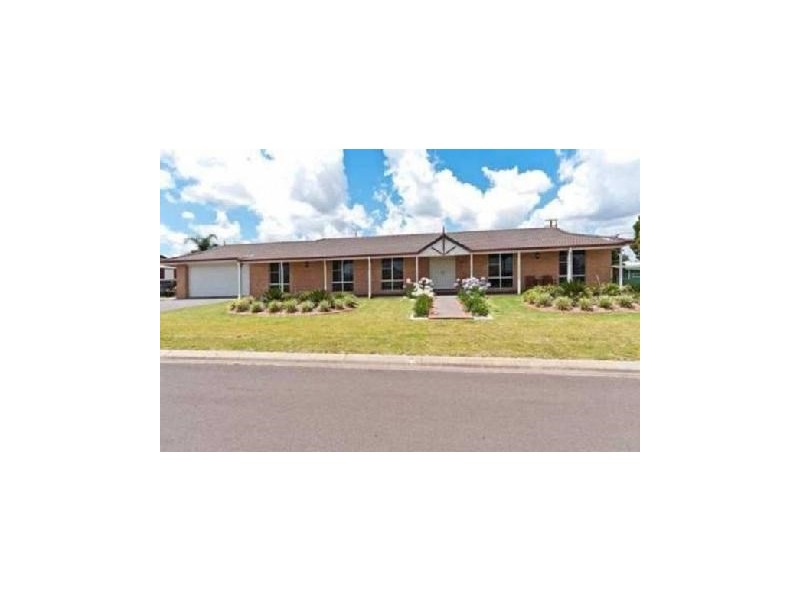 1 Richards Avenue, Cambooya QLD 4358