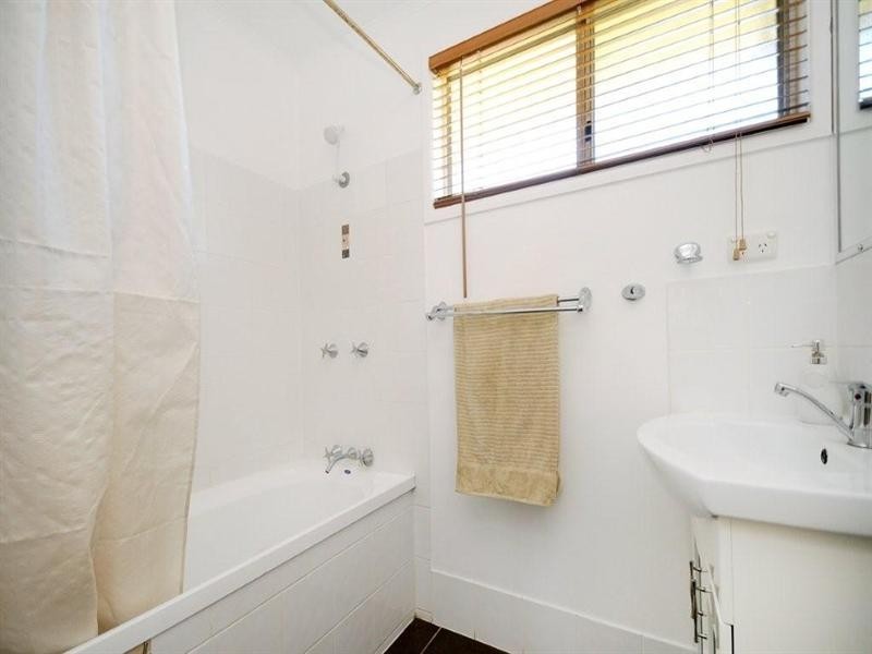 10 Raelyn Street, Centenary Heights QLD 4350