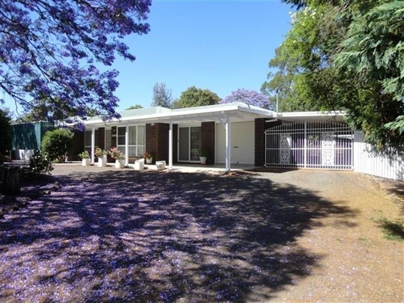 7 Plaza Circle, Highfields QLD 4352