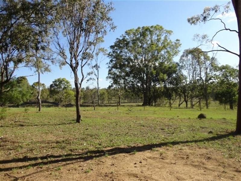 26 Paton Road, Meringandan QLD 4352