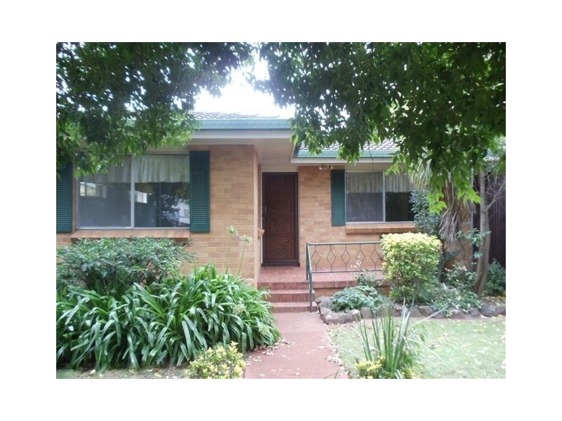 17 Fromalls Street, Harristown QLD 4350