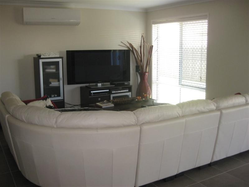 3 Vinnicombe Street, Kearneys Spring QLD 4350