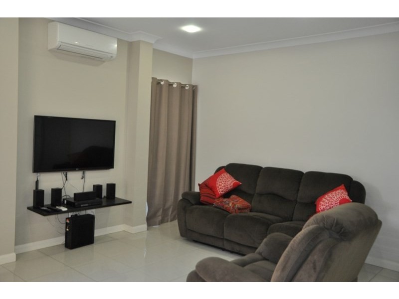 Unit 2, 38 Victory Street, Newtown QLD 4350