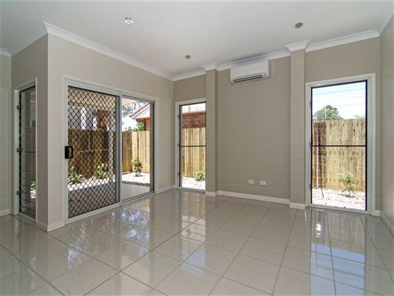 Unit 4, 38 Victory Street, Newtown QLD 4350