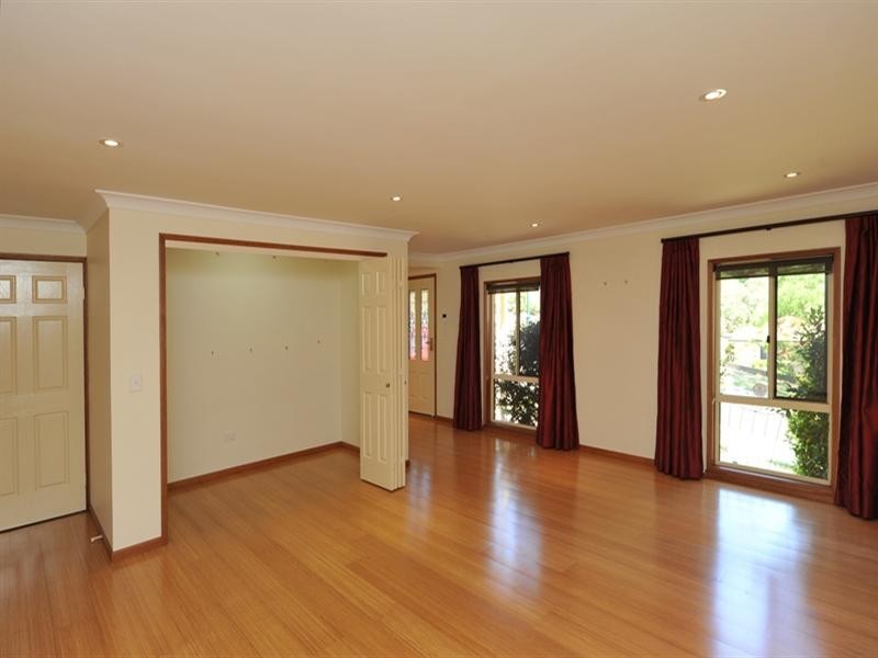 10 Windemere Terrace, Mount Lofty QLD 4350