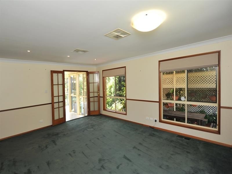 10 Windemere Terrace, Mount Lofty QLD 4350