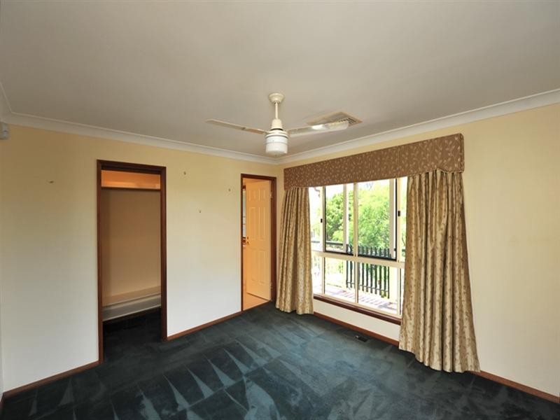 10 Windemere Terrace, Mount Lofty QLD 4350