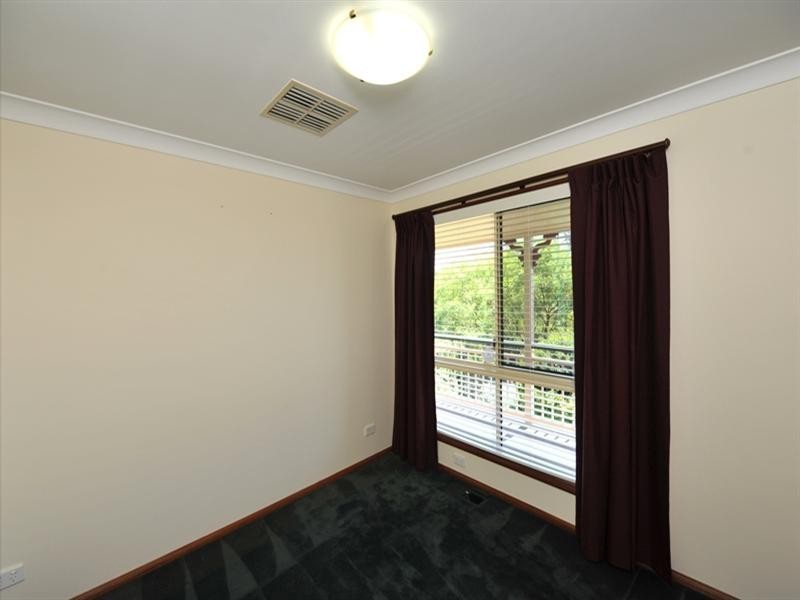 10 Windemere Terrace, Mount Lofty QLD 4350