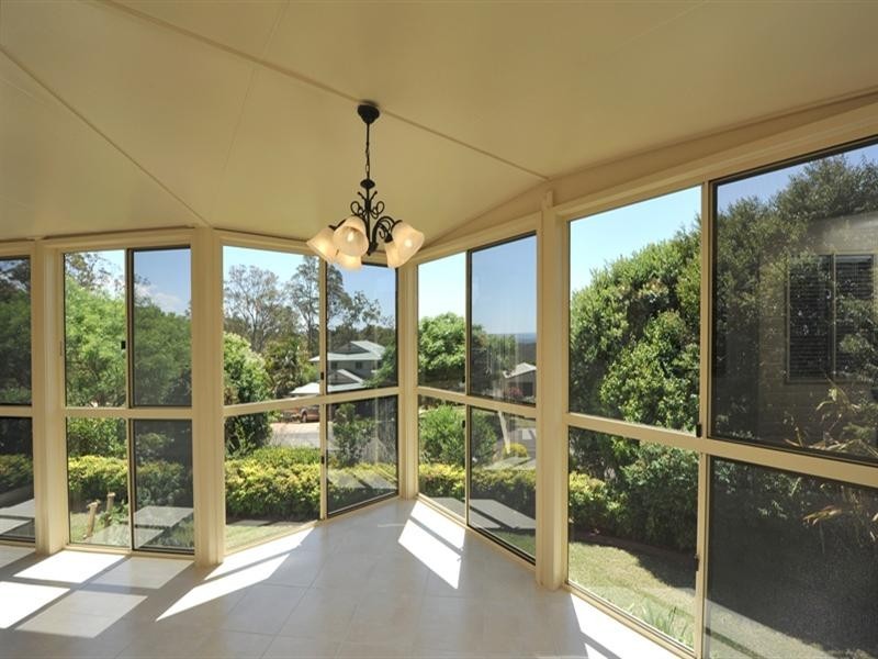 10 Windemere Terrace, Mount Lofty QLD 4350