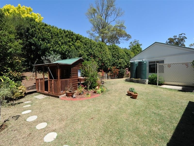 10 Windemere Terrace, Mount Lofty QLD 4350