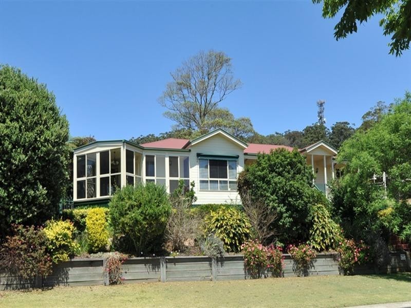 10 Windemere Terrace, Mount Lofty QLD 4350