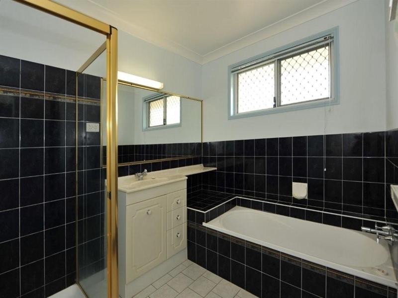 8 Jonquil Court, Middle Ridge QLD 4350