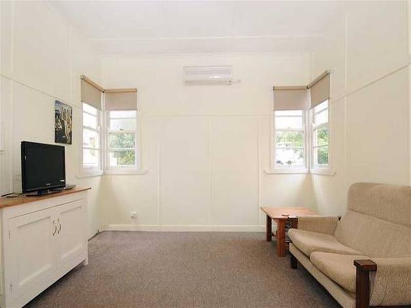 281 James Street, Newtown QLD 4350