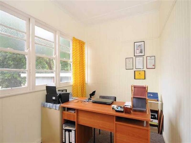281 James Street, Newtown QLD 4350
