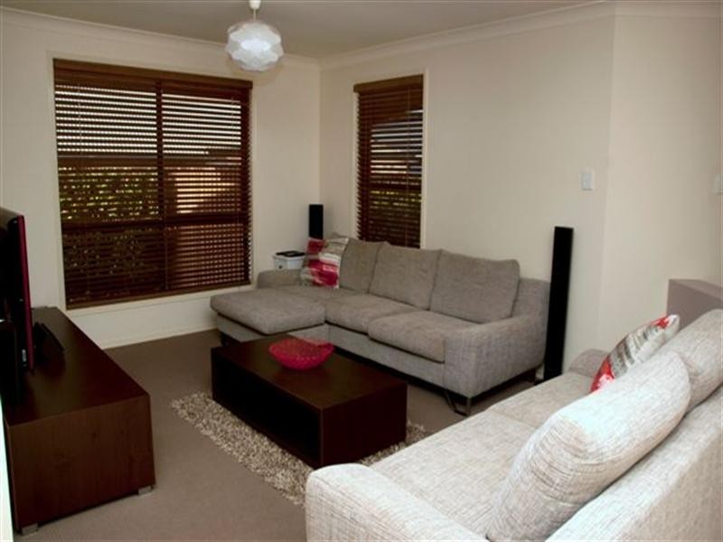 345 Ramsay Street, Middle Ridge QLD 4350