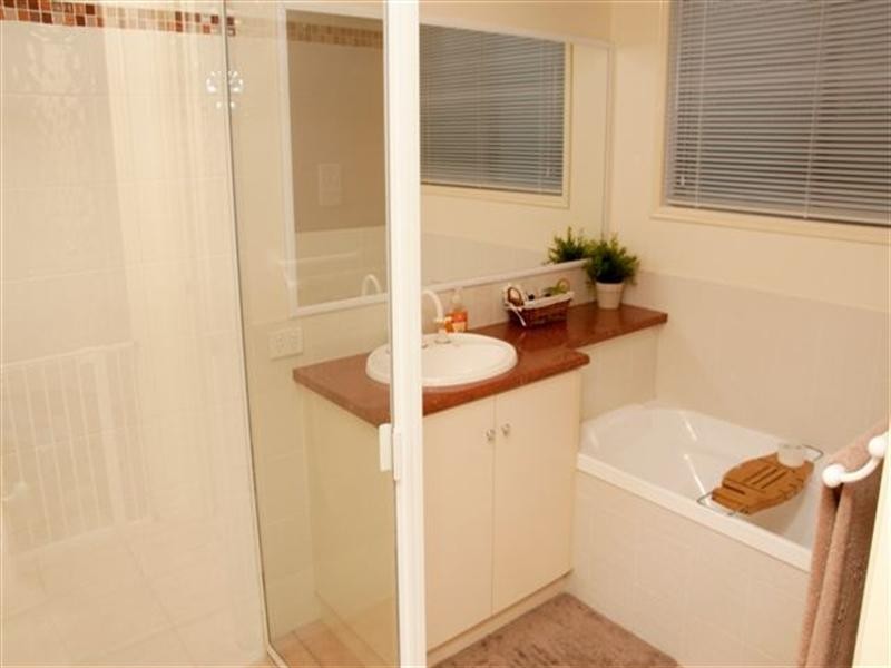 345 Ramsay Street, Middle Ridge QLD 4350