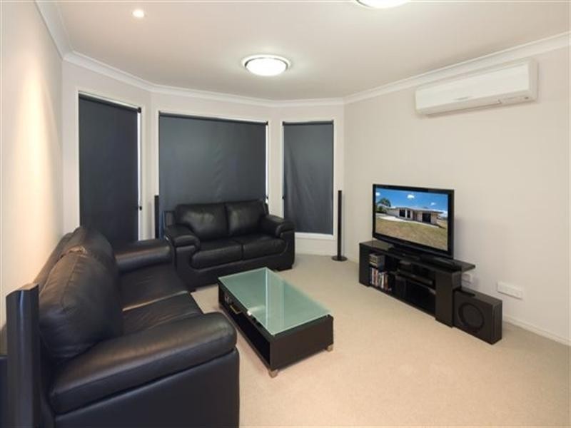 6 Mocatta Street, Goombungee QLD 4354