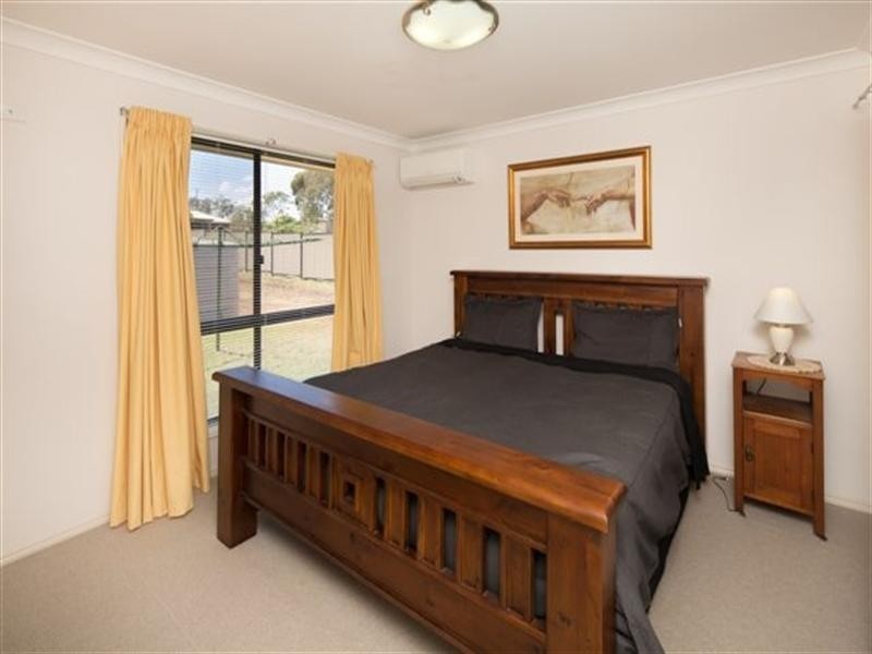 6 Mocatta Street, Goombungee QLD 4354